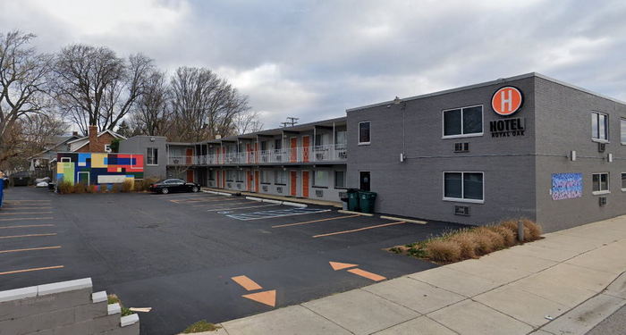 Hotel Royal Oak (Jones Motel, Jones Royal Motor Inn) - 2019 Street View